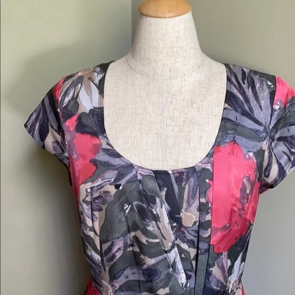 NWT!! Banana Republic MadMen Begonias Print Dress - Picture 4 of 9